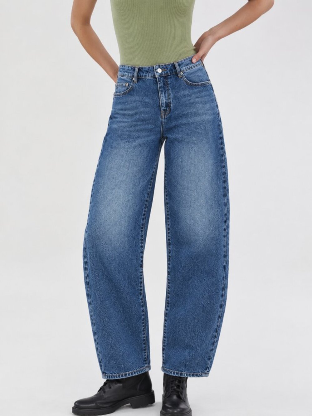 Anthropologie Pilcro High Rise Barrel Balloon Jeans Size 24 Mid Wash